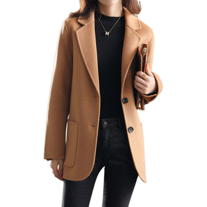 Elegant wool jacket for women with classic lapels and structured fit Lune London