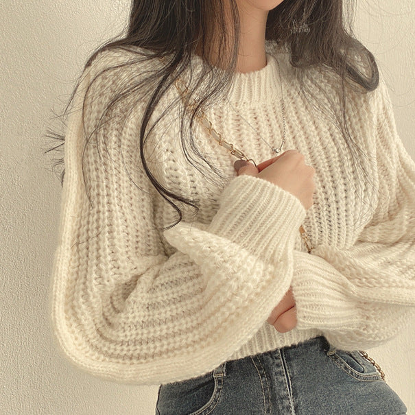 Thick knit women's sweater with oversized sleeves and a textured structure Lune London