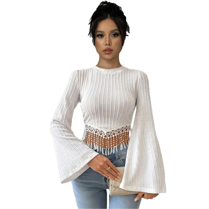 Elegant short top for women with stylish trumpet sleeves and lace Chic & Stil