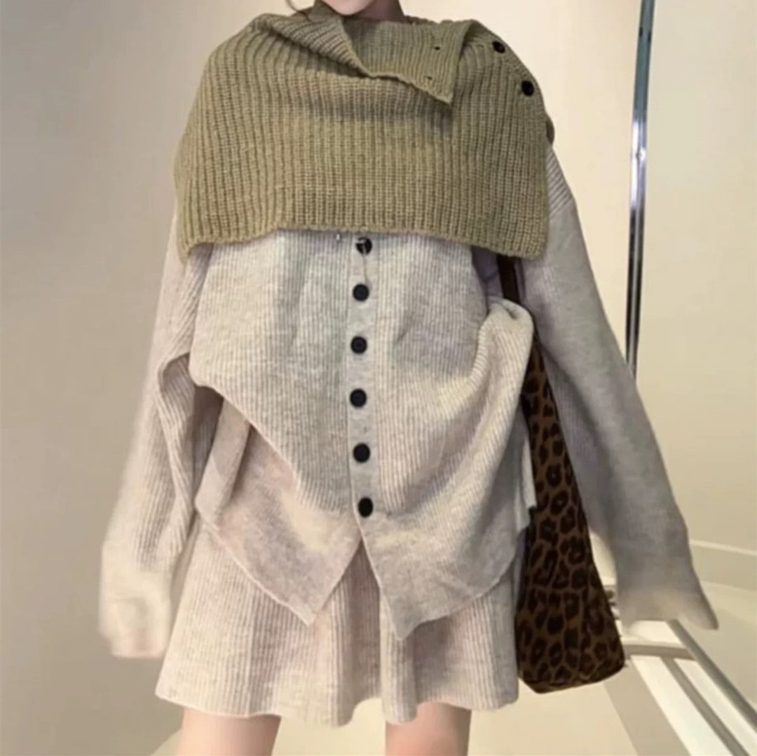 Ensemble tricoté pour femme avec design sans col et détail de bouton asymétrique Chic & Stil
