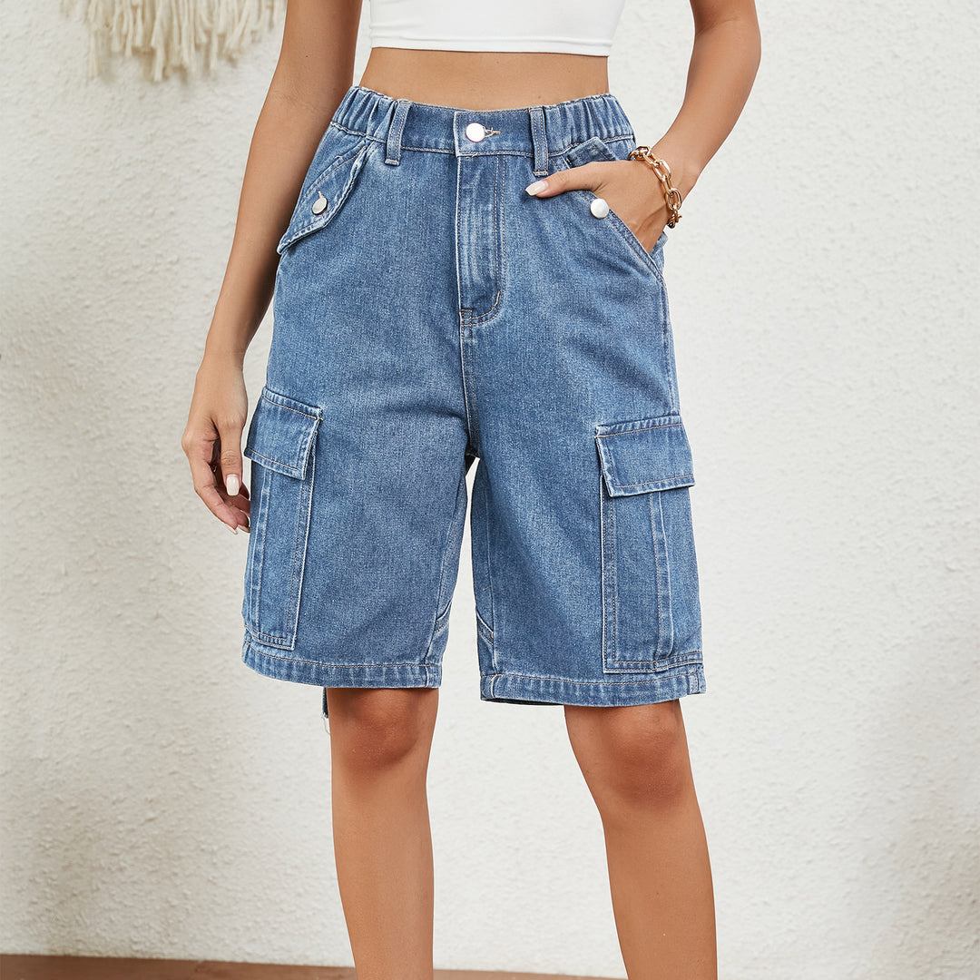 High-waisted cargo shorts for women with practical side pockets Lune London