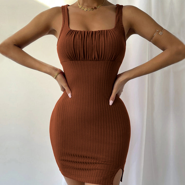 Robe ajustée à côtes pour femmes avec décolleté carré et fente haute Chic & Stil