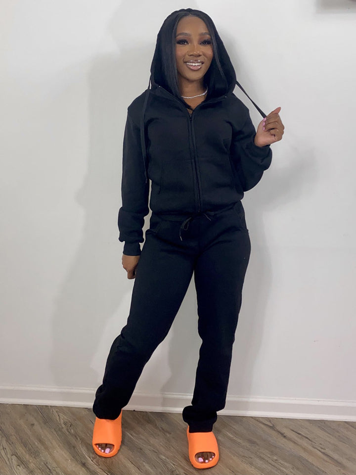 Women's sportswear with convenient zipper and elastic waistband Lune London