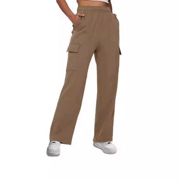 Women's cargo pants with wide leg and practical side pockets Lune London