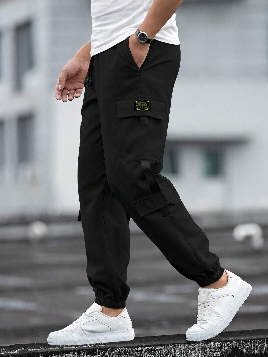 Men's cargo pants with functional pockets and elastic waistband Lune London