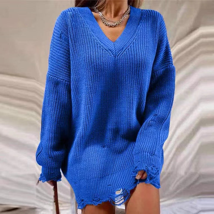 Casual oversized women's sweater with V-neckline and relaxed fringes Lune London