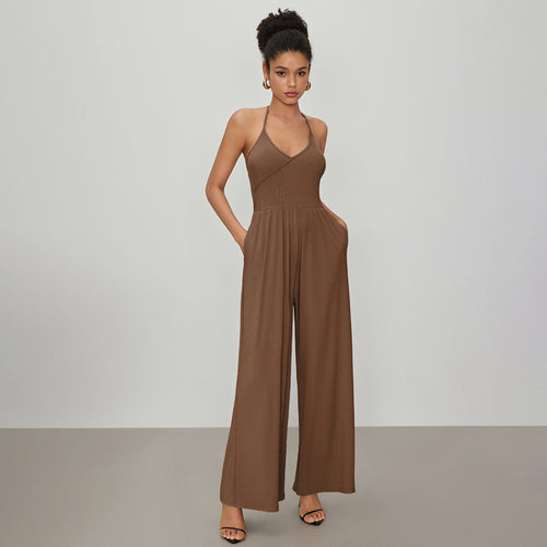 Combinaison femme avec un élégant décolleté en V et une coupe ample Chic & Stil