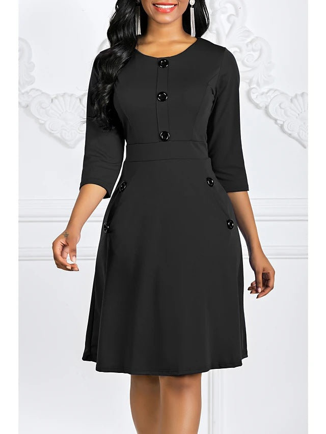 Classic three-quarter sleeve dress for women with buttoned details Lune London
