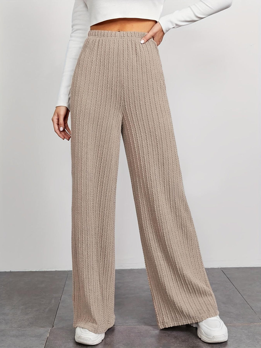 Pantalons en tricot large à côtes pour femmes avec taille haute et poches latérales Chic & Stil