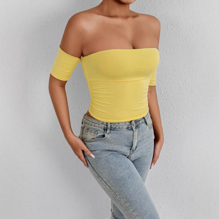 Women's Off-Shoulder Blouse made of elastic material with a figure-flattering cut Lune London