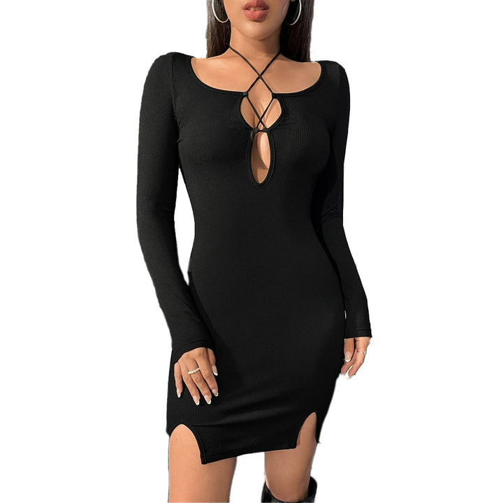 Robe mini femme avec décolleté profond et détails de lacets décoratifs Chic & Stil