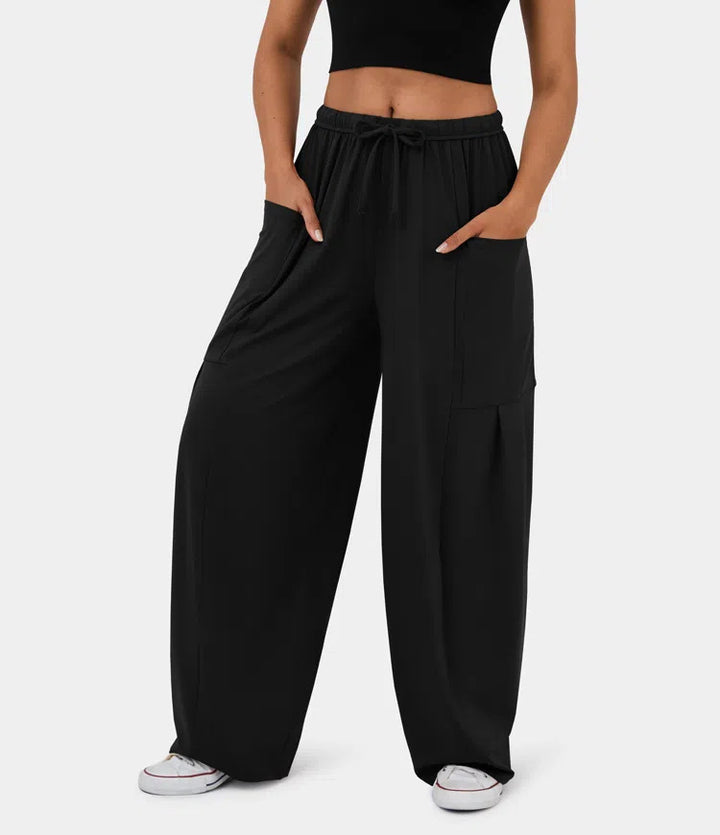 Women elegant casual wide leg pants with practical pockets Lune London
