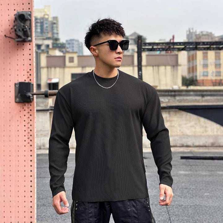 Men's long sleeve t-shirt in high quality ribbed material with a casual chic and stylish cut