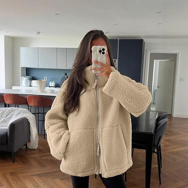 Fleece jacket for women with stand-up collar and practical pockets Lune London
