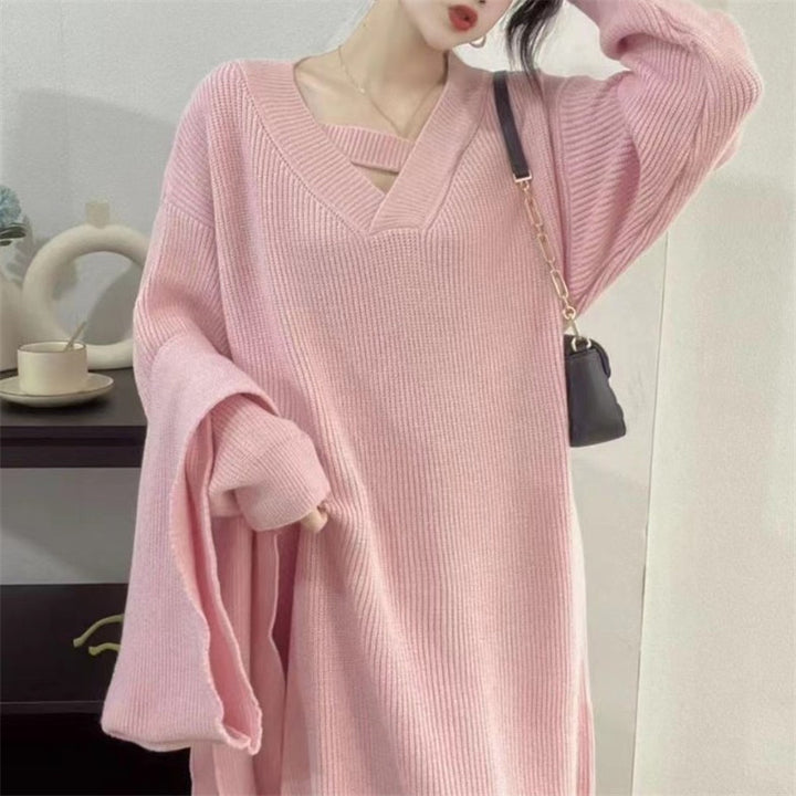 Robe tricotée pour femmes avec décolleté en V profond et coupe décontractée Chic & Stil