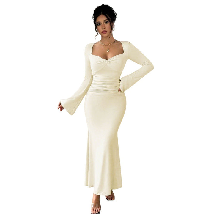 Robe maxi élégante à manches longues pour femmes avec décolleté en V profond et chic ruche Chic & Stil