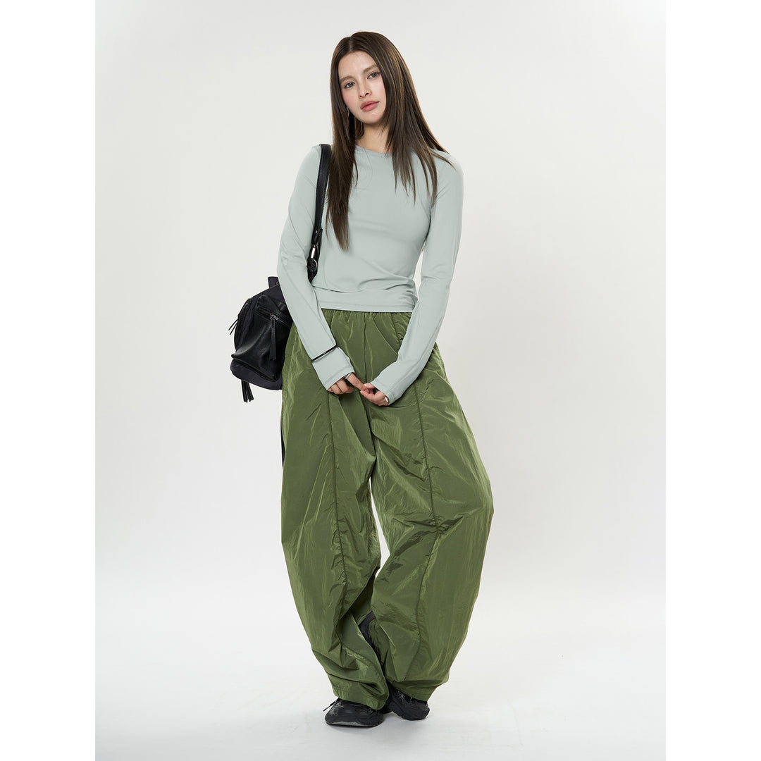 Women's Figure-Fitting Long Sleeve Functional Shirt with Thumb Hole and Stretch Seams Amarae