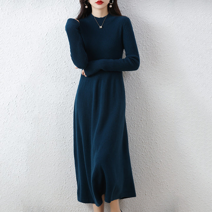 Robe en maille pour femme avec élégant col cheminée et jupe évasée Chic & Stil
