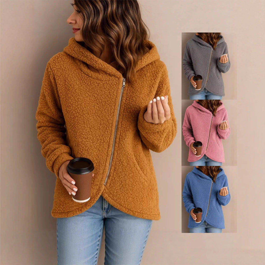 Veste en fleece pour femmes avec fermeture éclair asymétrique et capuche Chic & Stil