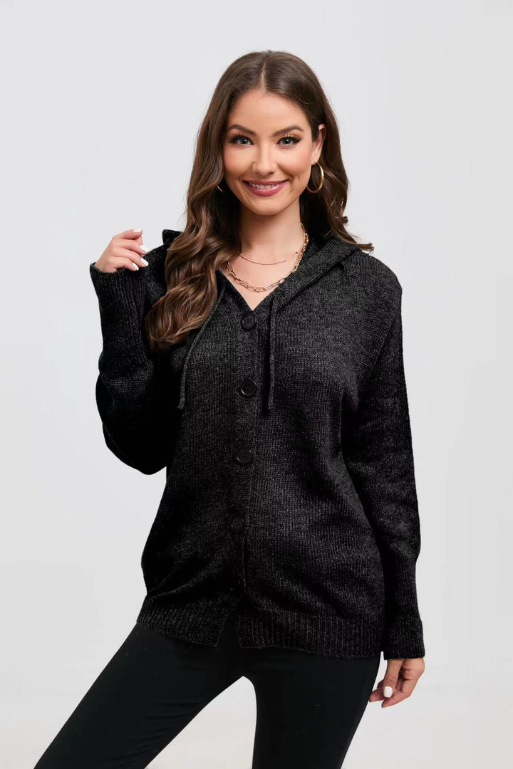 Veste à capuche confortable pour femmes avec grands boutons et coupe décontractée Chic & Stil