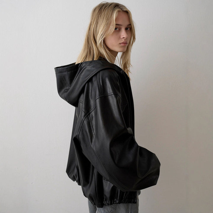 Veste en cuir synthétique décontractée pour femmes avec capuche Chic & Stil