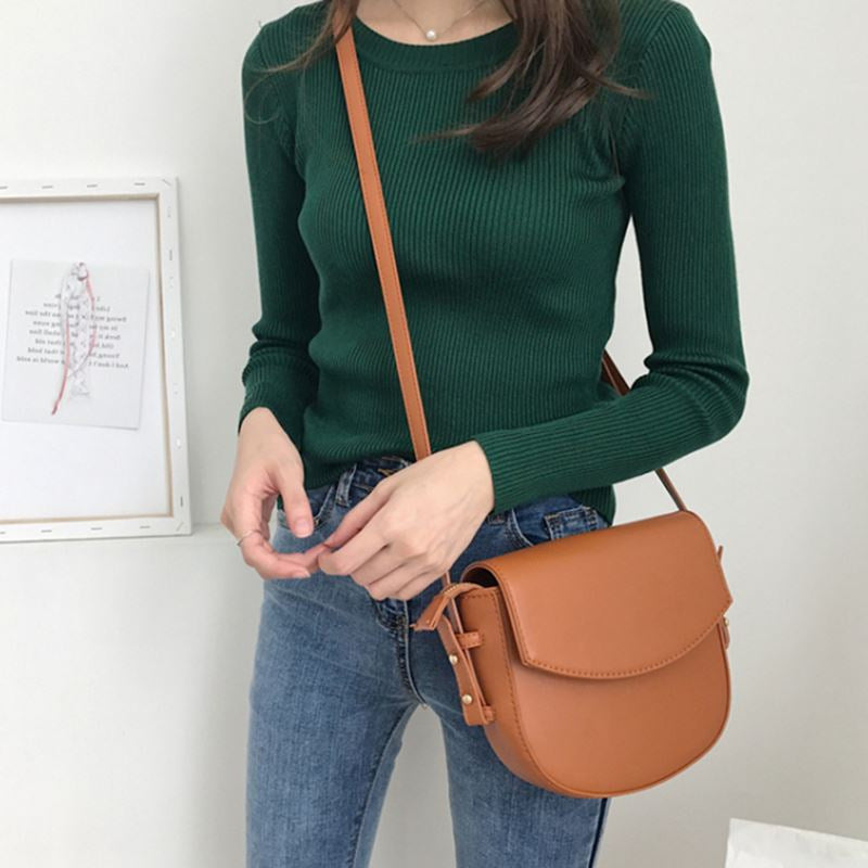 Women elegantly cut long sleeve top made of ribbed knit Lune London