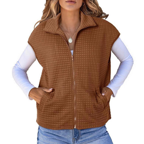 Quilted vest for women with practical zipper and side pockets Amarae