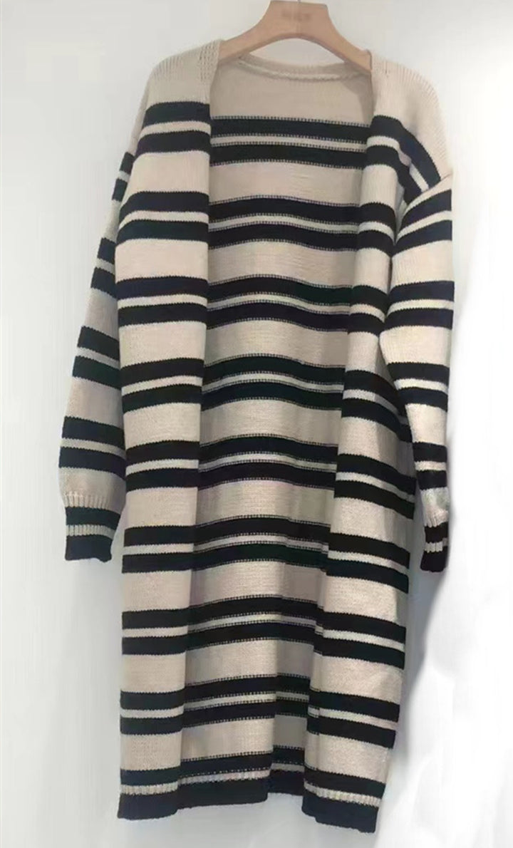 Casual ribbed cardigan for women with a modern striped pattern and an open cut Lune London