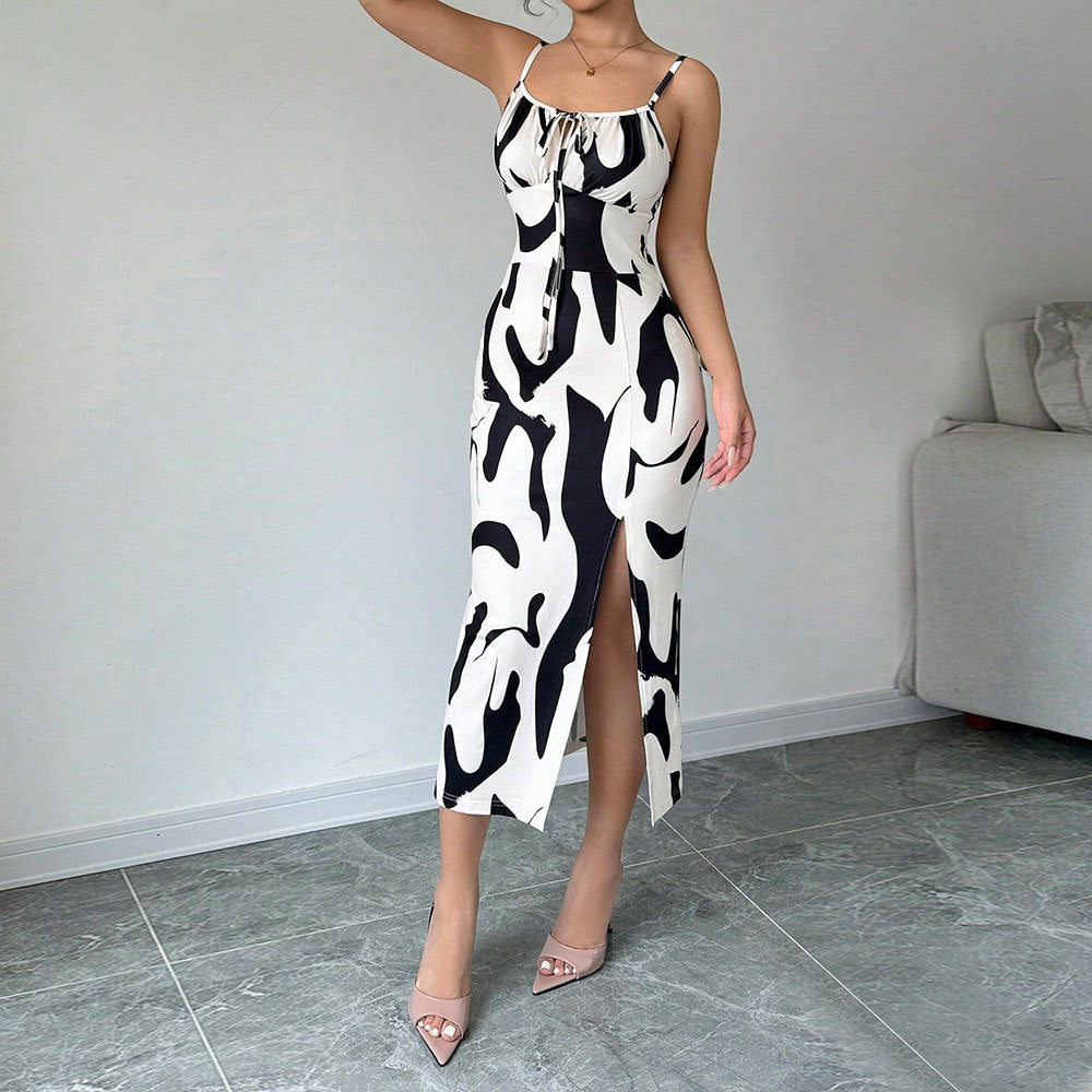 Robe maxi femme avec design drapé élégant et fente sur le côté Chic & Stil