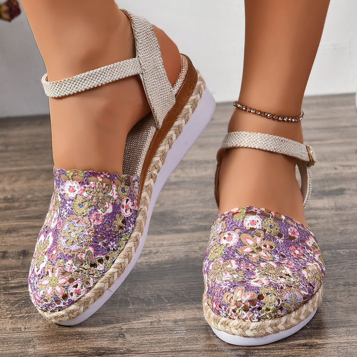 Ladies espadrilles with an elegant crochet design and a comfortable sole Lune London