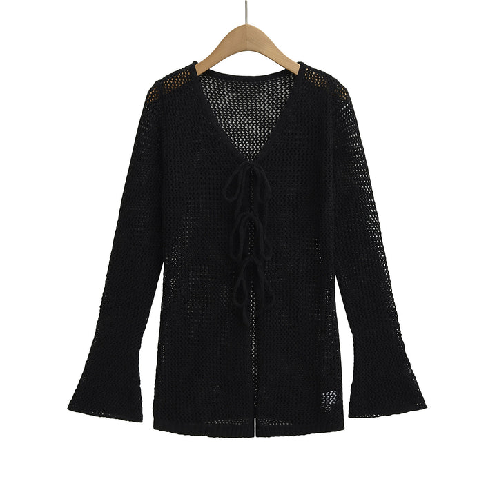 Knit sweater for women with V-neckline and lace Lune London