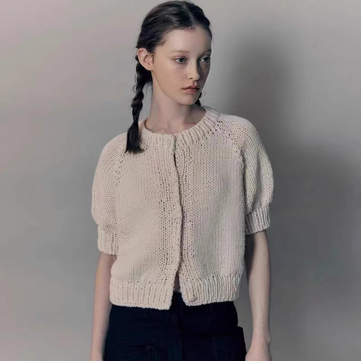 Pull en tricot à la mode pour femmes avec manches bouffantes Chic & Stil