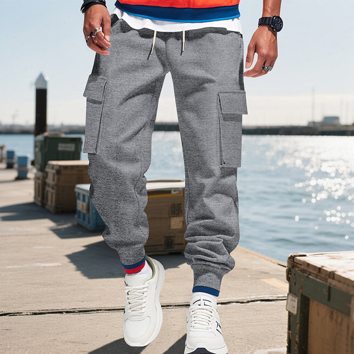 Men's cargo pants with elastic waistband and practical side pockets Chic and style