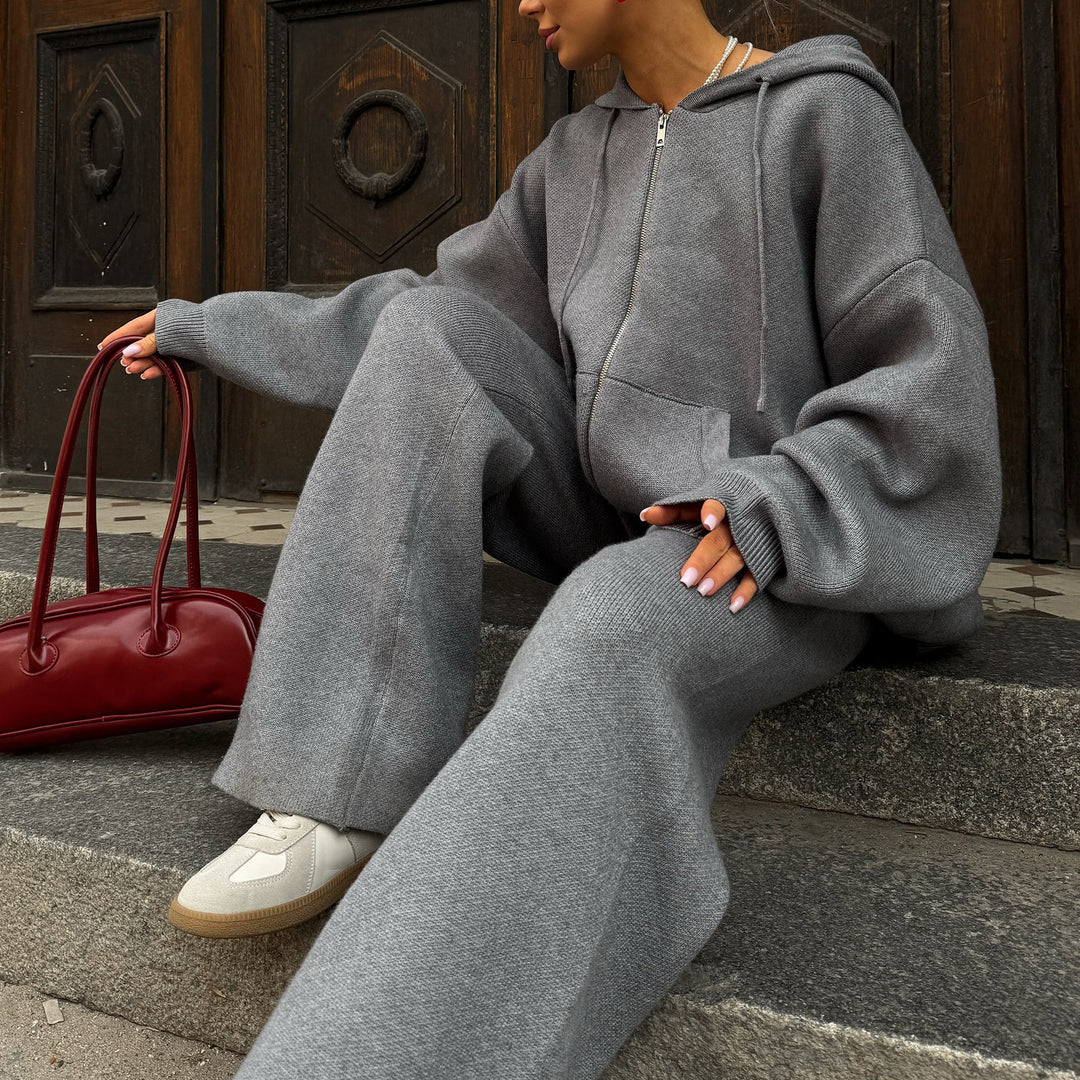 Oversized hoodie for women with a relaxed fit and soft materials Lune London