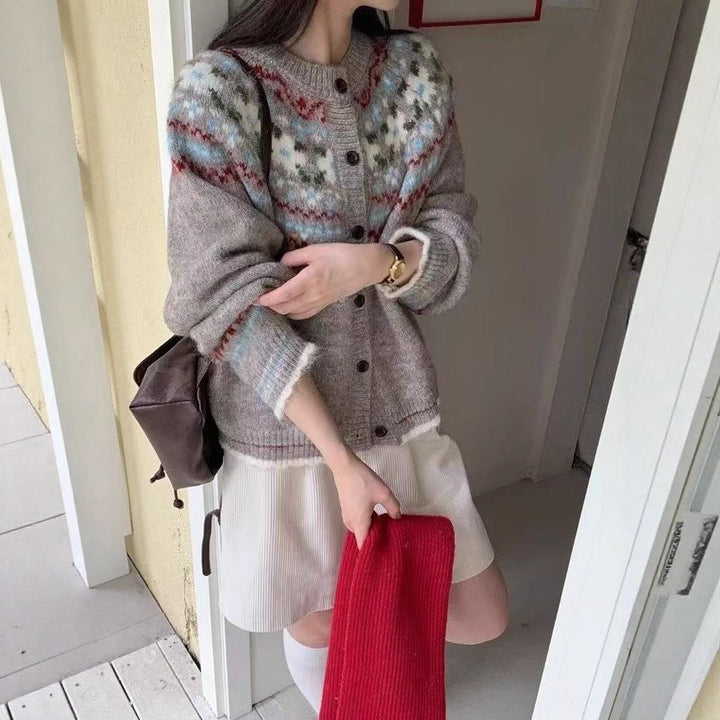 Cardigan pour femmes à motifs avec accents colorés Chic & Stil