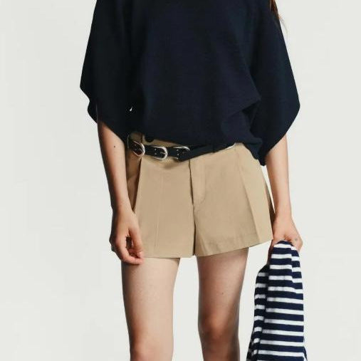 Oversized knit sweater for women with a relaxed fit and wide sleeves Lune London