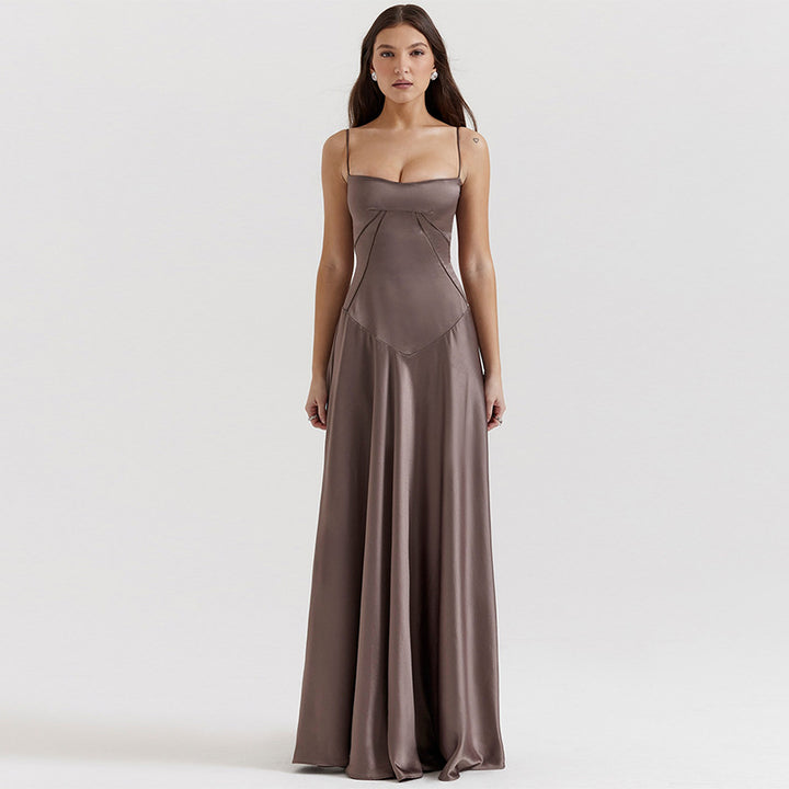 Elegant satin maxi dress for women with thin straps and a figure-hugging fit Chic & Stil