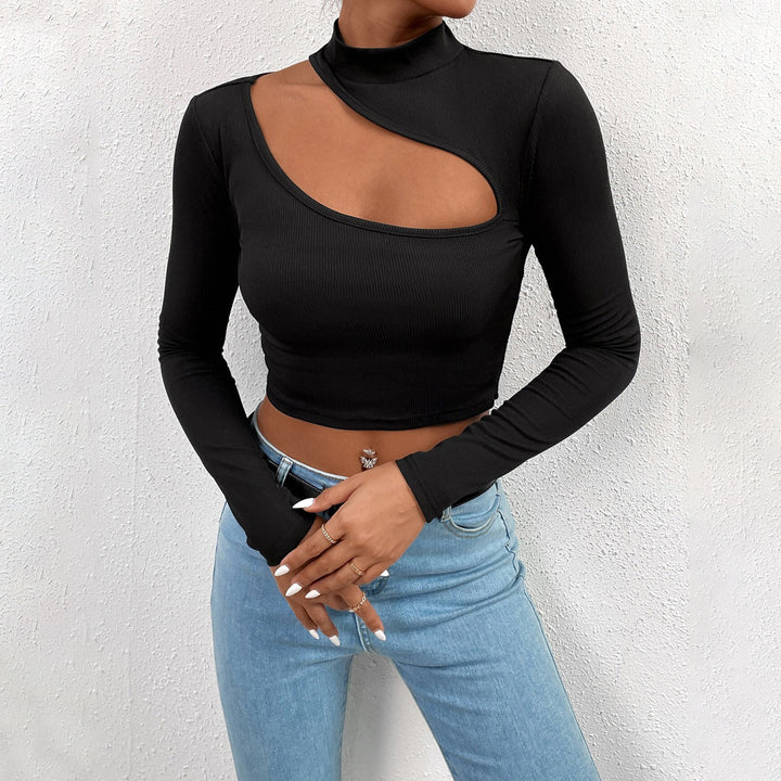Haut court à manches longues pour femmes avec encolure asymétrique et col montant élégant Chic & Stil