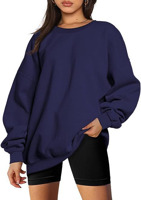 Oversized sweatshirt for women with raglan sleeves and soft lining Lune London