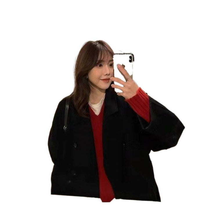 Women elegant winter coat with double button placket and generous pockets Chic & Stil