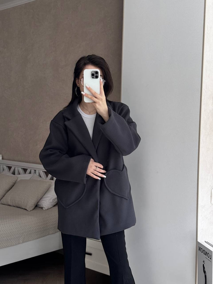 Fashion oversized coat for women with large pockets and chic lapels