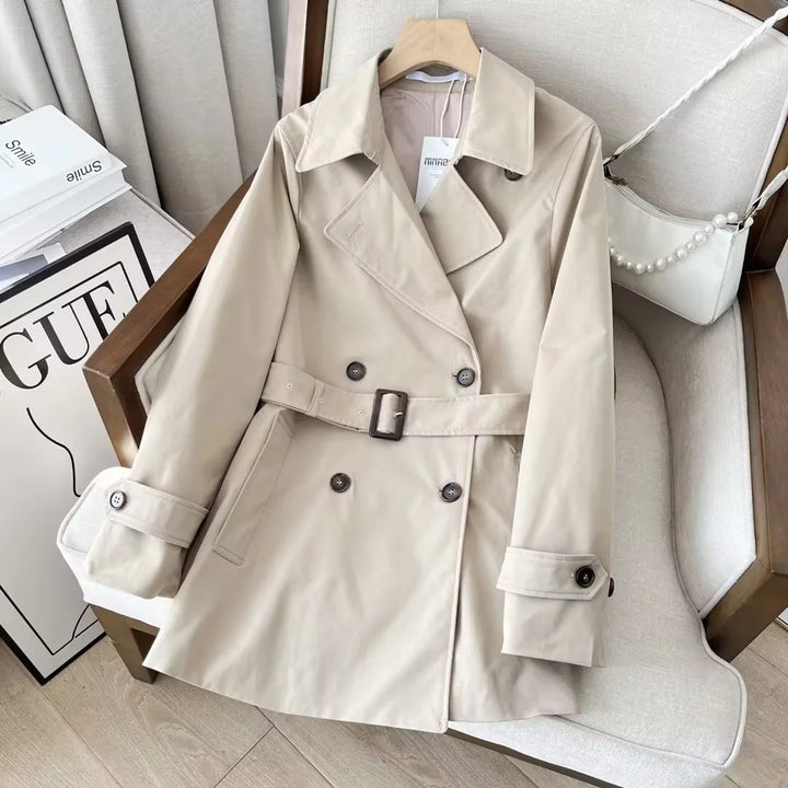 Women’s trench coat with double-breasted fastening and adjustable belt Lune London