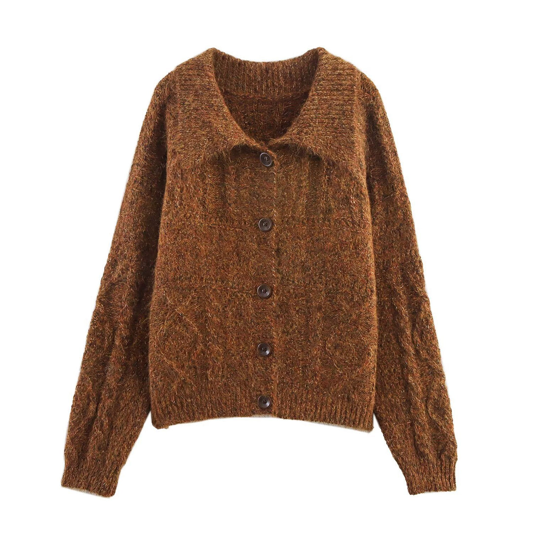 Knitted jacket for women with a chic and soft fabric and decorative buttons Lune London