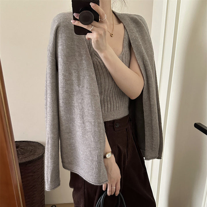 Cardigan pour femmes avec une coupe décontractée et un matériau doux Chic & Stil