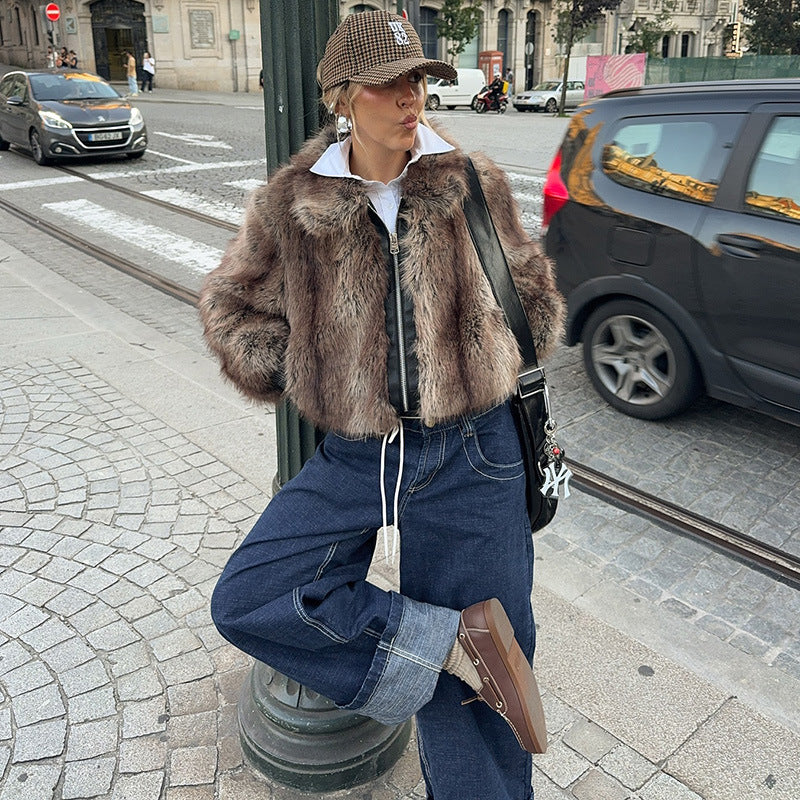 Cropped faux fur jacket for women with a modern style Lune London