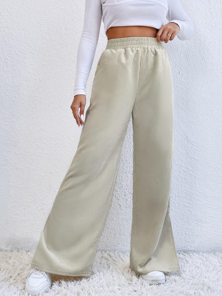 Wide pleated trousers for ladies with elastic waistband and practical pockets Lune London