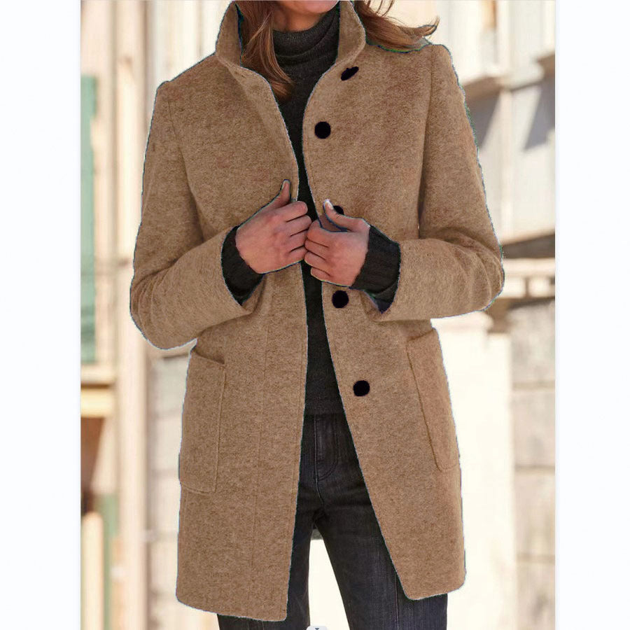 Wool coat for women with an elegant button detail and practical pockets Lune London