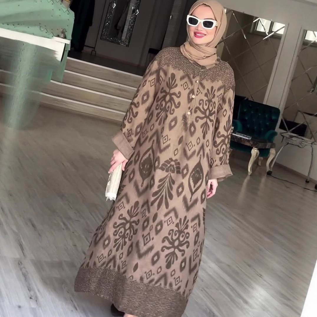 Women's Maxi Dress with fine Chic pattern and Style