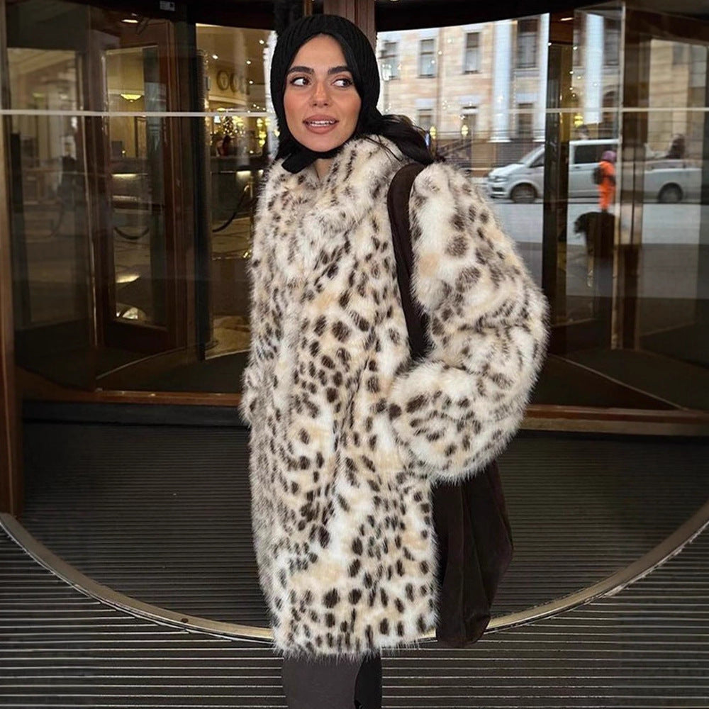 Women's short coat made of vegan high-pile faux fur with leopard print Amarae