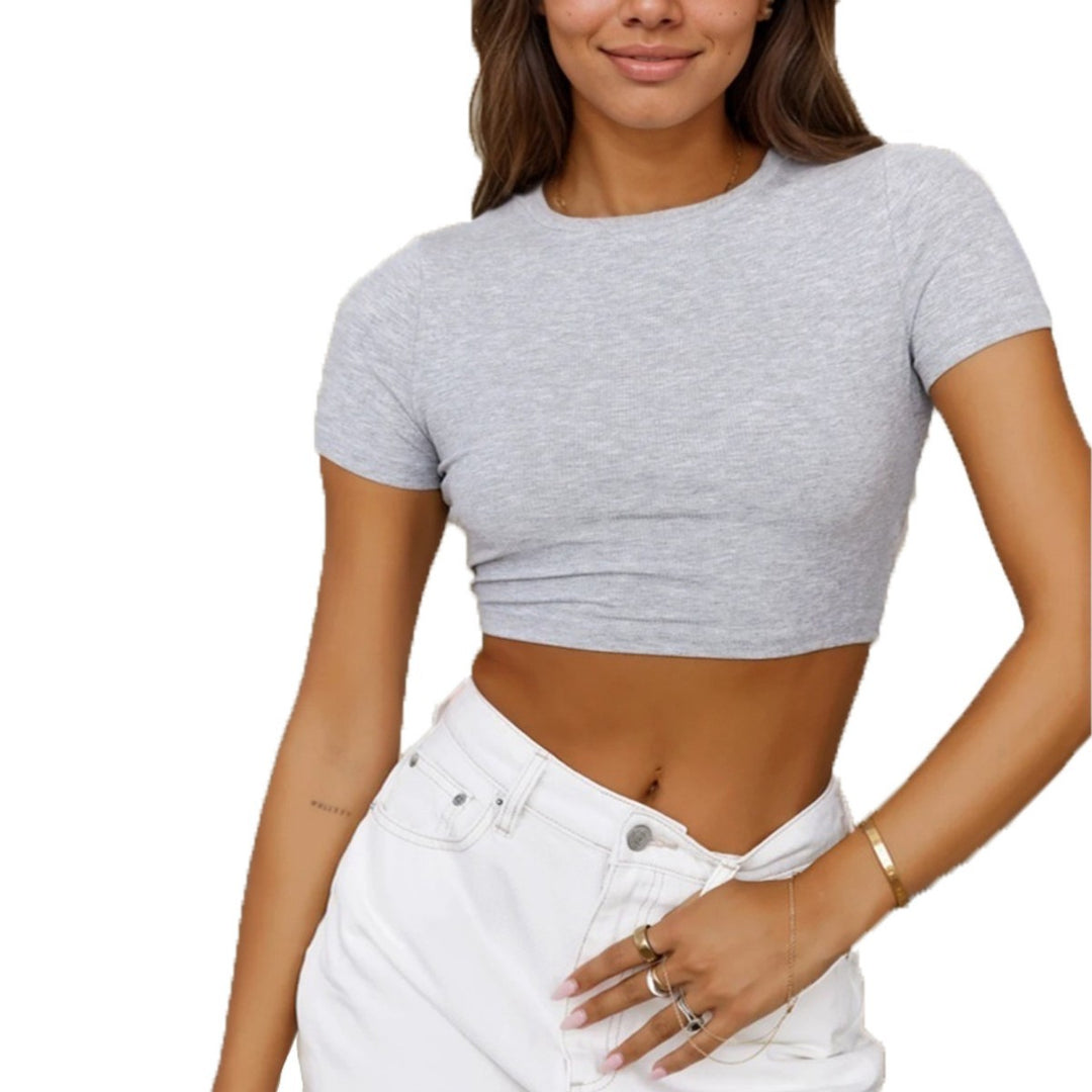 T-shirt court ajusté pour femme avec élégante encolure ronde Chic & Stil